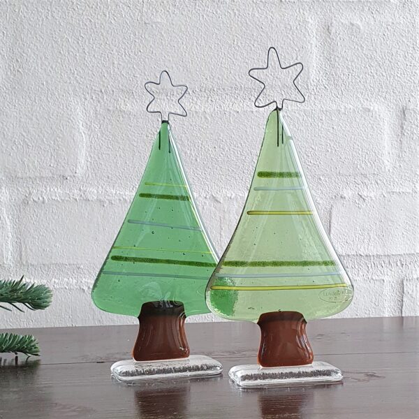 Juletræer med striber i glas